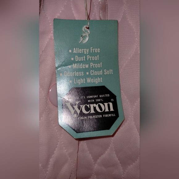 Vintage Leisure Life Pink Quilted Robe with Pockets - Picture 9 of 14